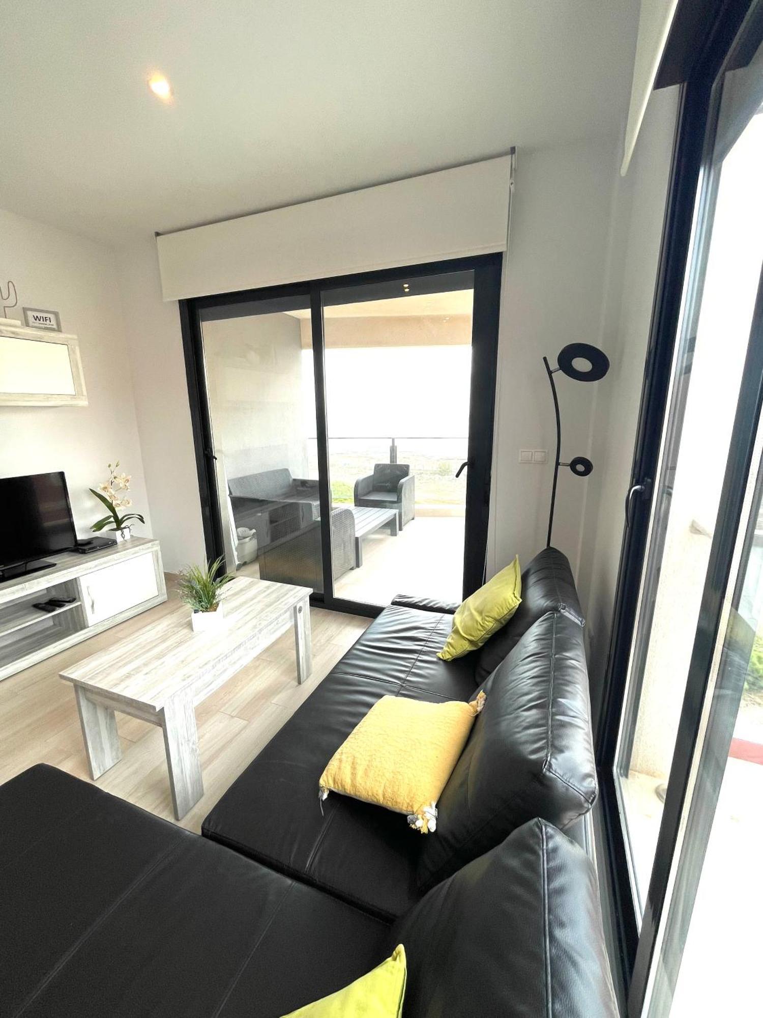 Luxury And Modern Beach Apartment With Sea Views 라 마타 외부 사진